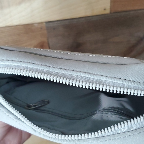 Crossbody bag - Picture 6 of 7